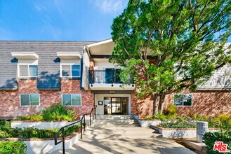 5252 Coldwater Canyon Ave in Los Angeles, CA - Building Photo - Building Photo