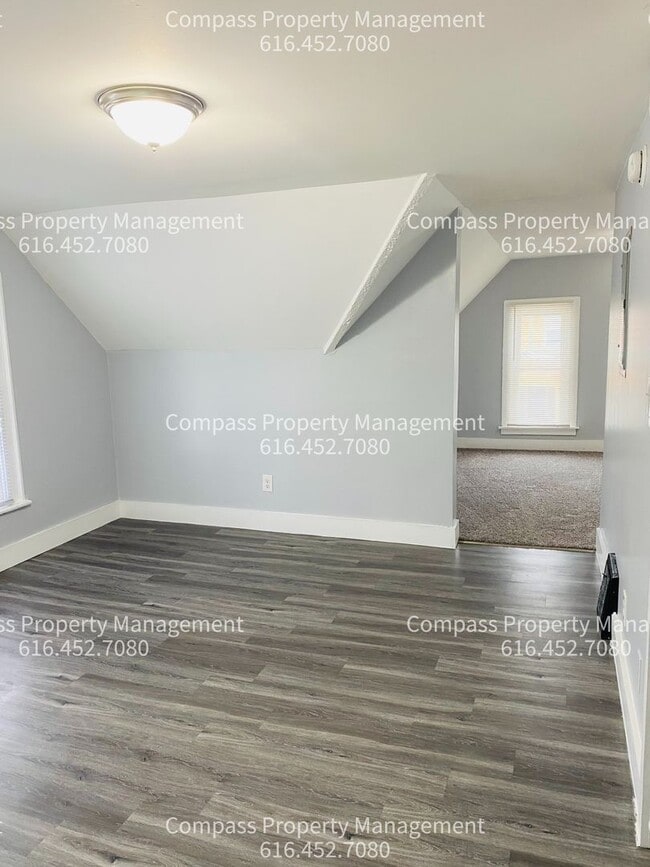 728 Baxter St SE in Grand Rapids, MI - Building Photo - Building Photo