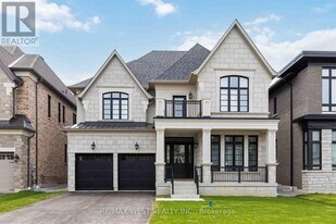 7 Saxby Farm Ave in King, ON - Building Photo