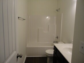 6615 Blue Ridge Ct in Utica, KY - Foto de edificio - Building Photo