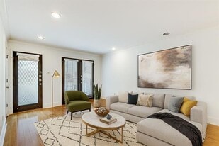 7730 Meadow Park Dr in Dallas, TX - Building Photo