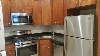 7 High Street Pl, Unit B2 in Brookline, MA - Building Photo