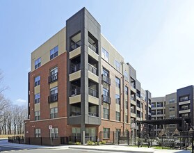 Camden Washingtonian in Gaithersburg, MD - Building Photo - Building Photo