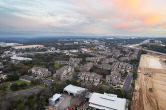 Alicante Townhomes and Condos in Austin, TX - Foto de edificio - Building Photo