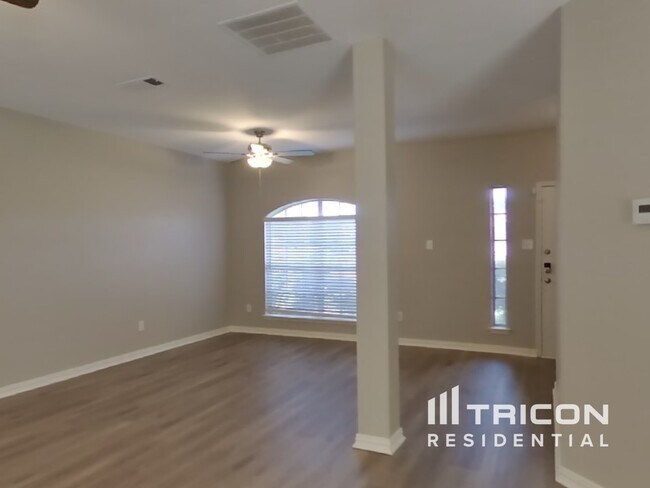 1505 Yellowbird Ct in Desoto, TX - Foto de edificio - Building Photo