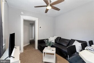 442 Poplar St, Unit 2 in Lancaster, PA - Foto de edificio - Building Photo