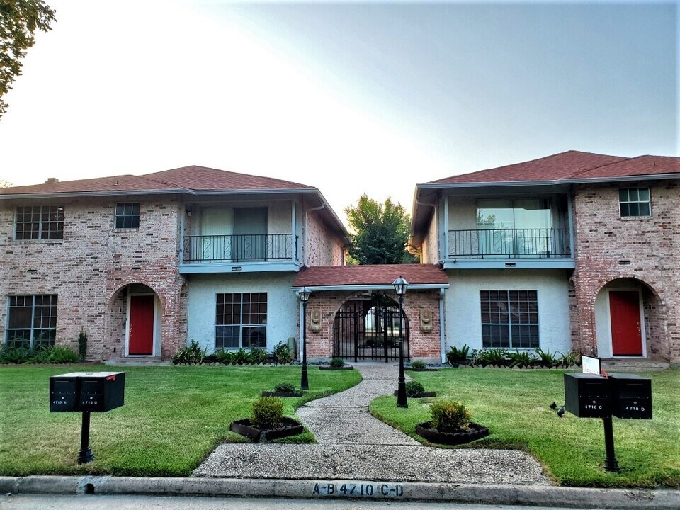 4710 Cashel Cir in Houston, TX - Building Photo