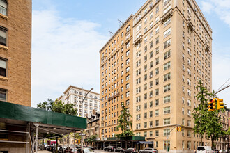 675 West End Ave in New York, NY - Foto de edificio - Building Photo
