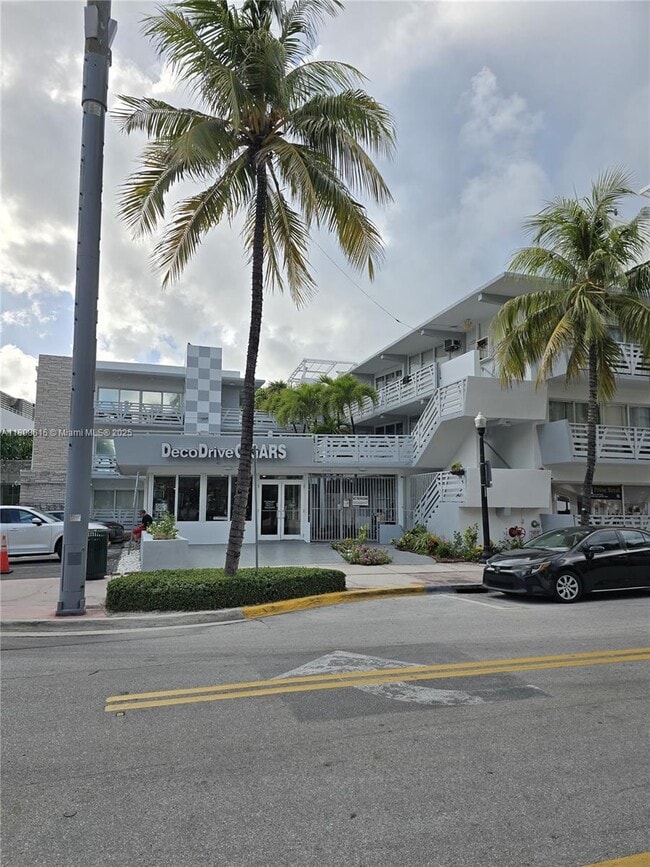1446 Ocean Dr in Miami Beach, FL - Building Photo - Building Photo