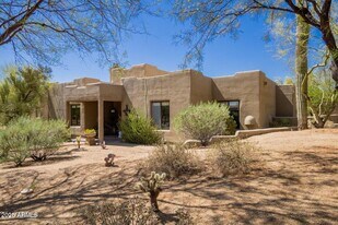 7280 E Mary Sharon Dr in Scottsdale, AZ - Building Photo