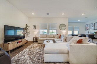 18421 Cremello Dr in Manor, TX - Building Photo - Building Photo