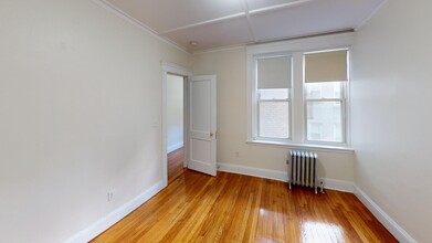 1160 Boylston St, Unit #26 in Boston College, MA - Foto de edificio - Building Photo