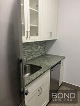 450 6th Ave in New York, NY - Building Photo - Building Photo