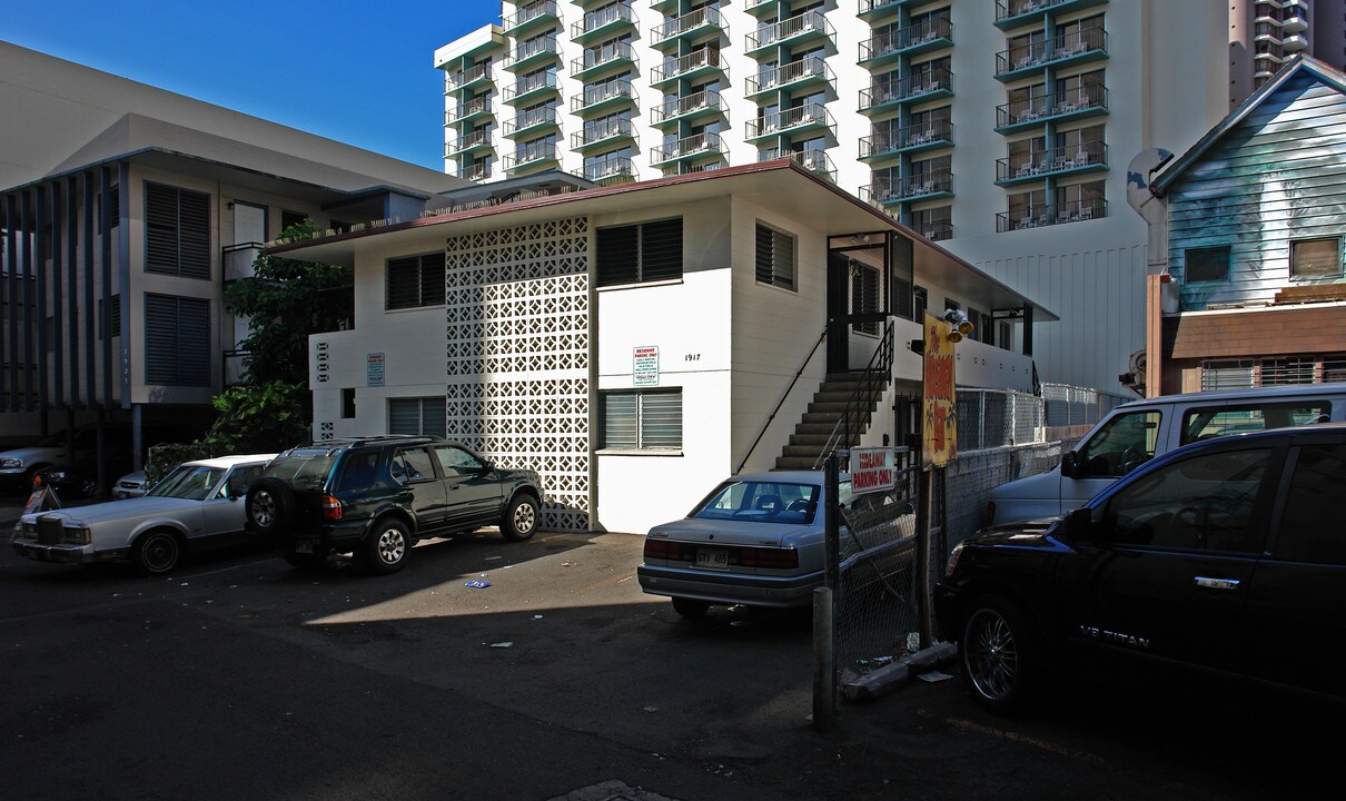 1917 Dudoit Ln in Honolulu, HI - Building Photo