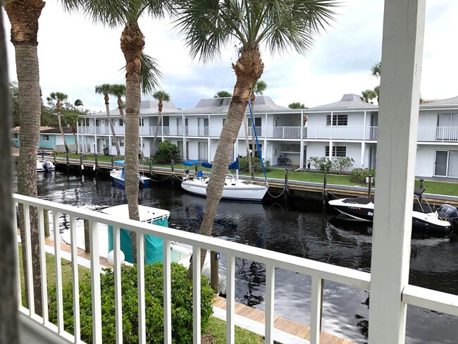 1001 Inlet Cir in Venice, FL - Foto de edificio - Building Photo