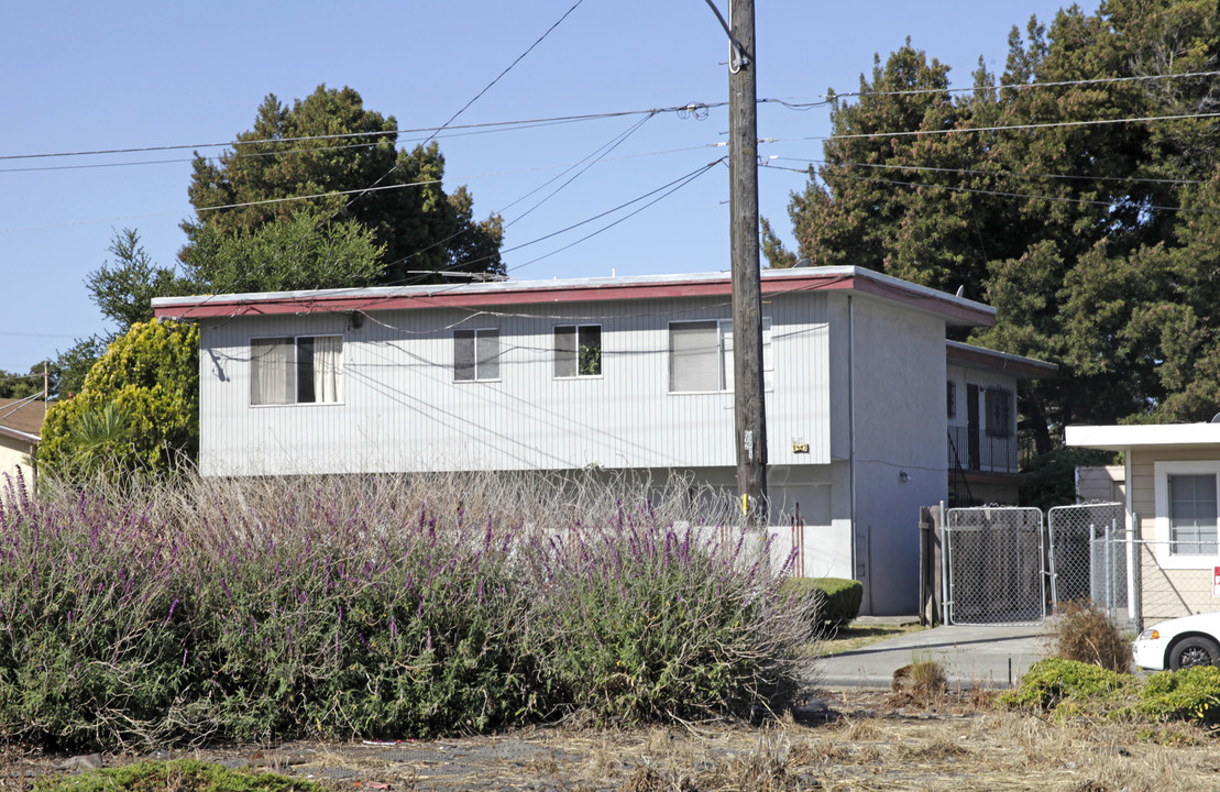 9417 Bancroft Ave in Oakland, CA - Building Photo