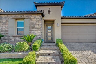 3943 Reyes Ave in Las Vegas, NV - Building Photo - Building Photo