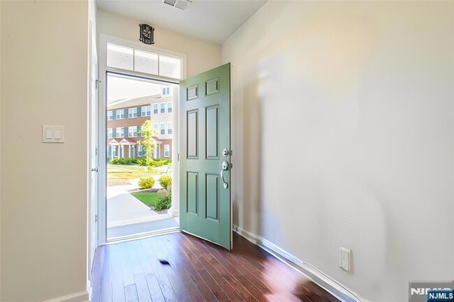 9 Landmark Ln, Unit 1003 in Fair Lawn, NJ - Building Photo - Building Photo