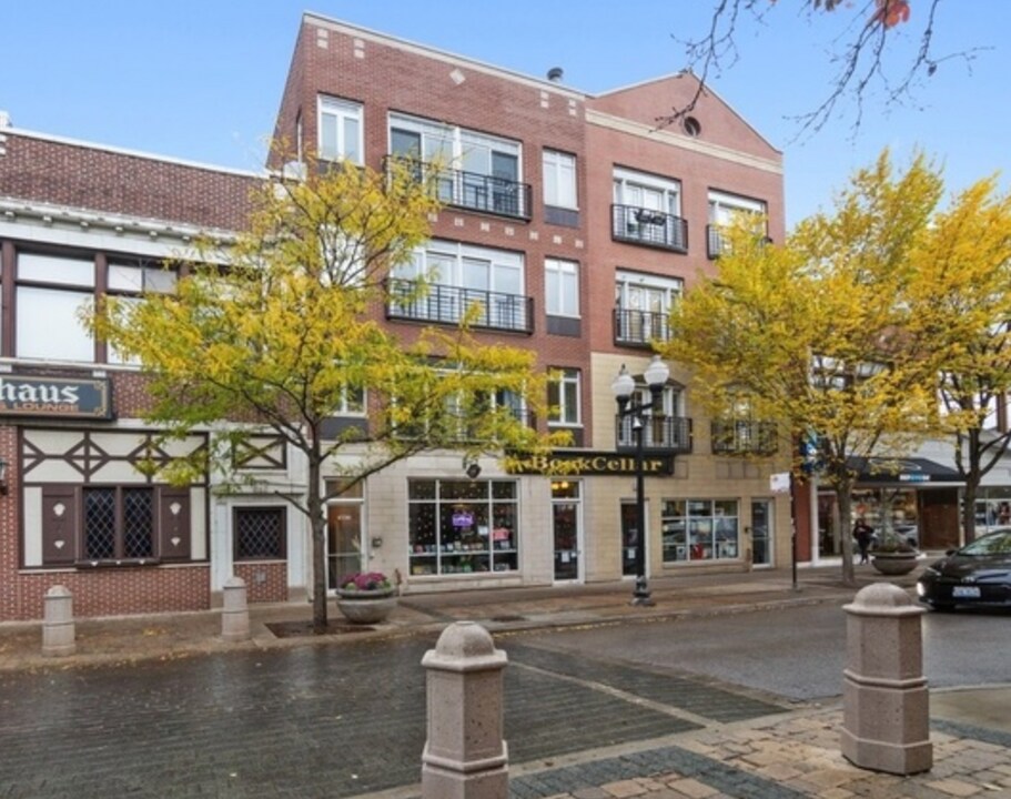 4736 N Lincoln Ave, Unit 2 in Chicago, IL - Building Photo