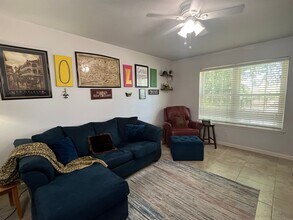 7221 Beechnut St in Houston, TX - Building Photo - Building Photo