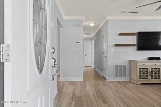 618 8th Ave N in Jacksonville Beach, FL - Building Photo - Building Photo