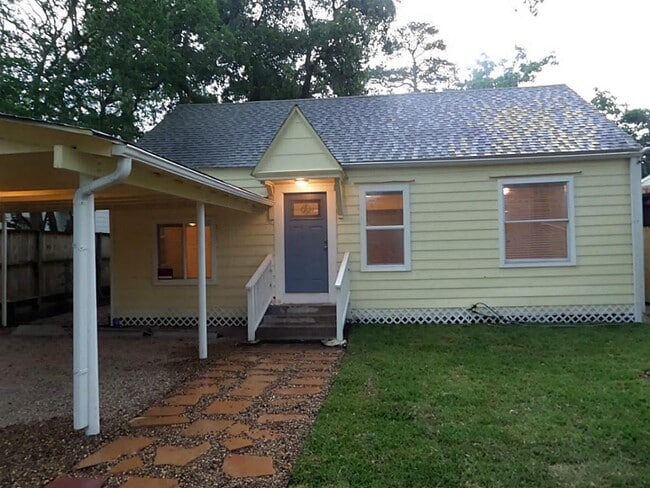 4114 Beggs St in Houston, TX - Foto de edificio - Building Photo