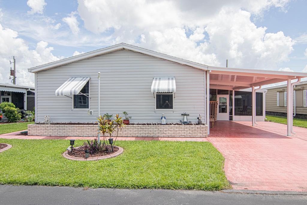 3146 Longview Dr in North Fort Myers, FL - Building Photo