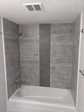 1799 N Highland Ave, Unit 91 in Clearwater, FL - Foto de edificio - Building Photo