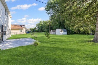 114 Millbrook Dr in Willingboro, NJ - Building Photo - Building Photo