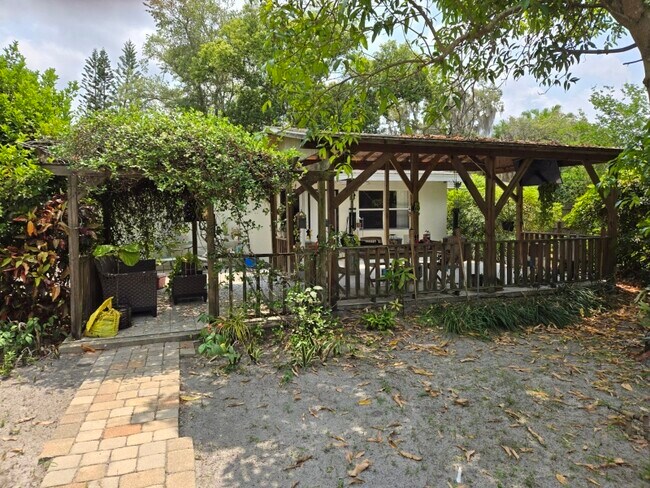 1813 16th St NW in Winter Haven, FL - Building Photo - Building Photo