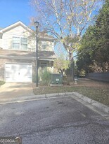 4303 High Park Ln in East Point, GA - Building Photo