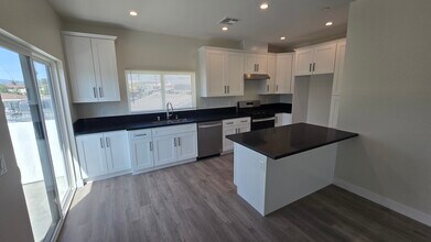 6722 Simpson Ave in North Hollywood, CA - Building Photo - Building Photo