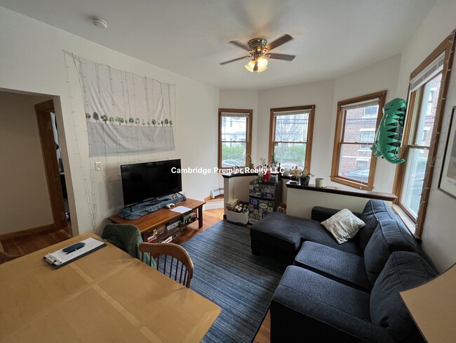 90 Hancock St, Unit 1 in Cambridge, MA - Building Photo - Building Photo