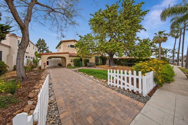 4218 Middlesex Dr in San Diego, CA - Building Photo - Building Photo