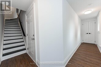 30 Lunar Cres in Mississauga, ON - Building Photo - Building Photo