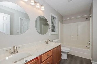 2021 Brantley Creek Dr in Kannapolis, NC - Foto de edificio - Building Photo