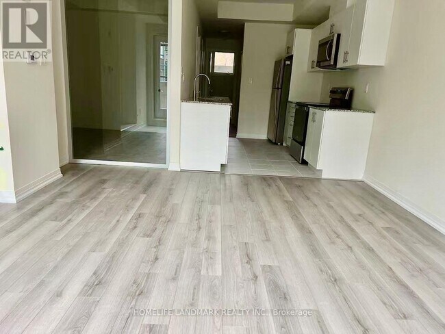 30 Liben Wy in Toronto, ON - Building Photo - Building Photo