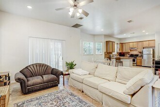 500 W N Loop Blvd in Austin, TX - Building Photo - Building Photo