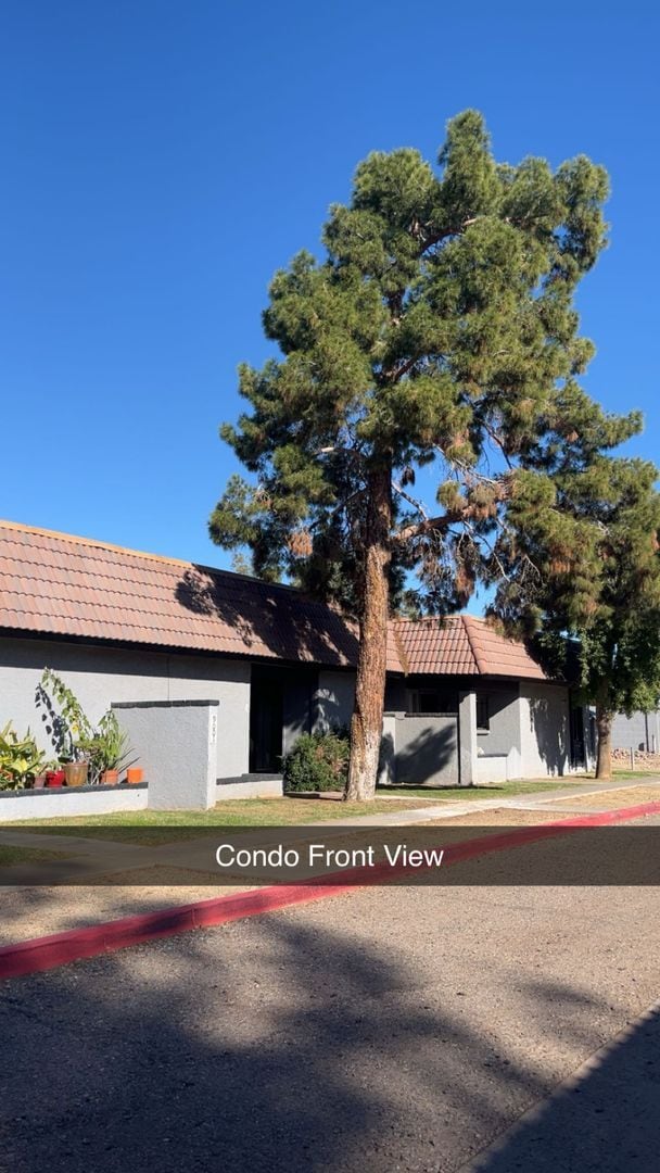 property at 9001 W Elm St