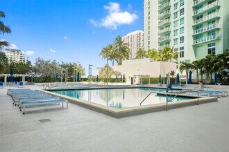 1800 N Bayshore Dr, Unit 1904 in Miami, FL - Building Photo - Building Photo