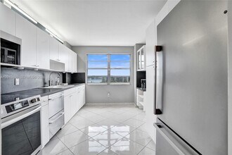 2851 NE 183rd St in Aventura, FL - Building Photo - Building Photo