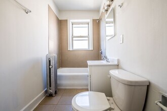 6705 S Michigan Chicago, IL 60637 in Chicago, IL - Building Photo - Building Photo