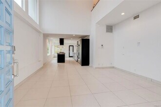 11354 Sunshine Terrace in Los Angeles, CA - Building Photo - Building Photo