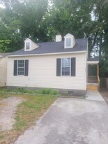 631 Varsity Dr in Wilmington, NC - Building Photo