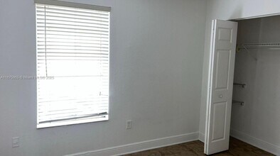 575 W 69th St in Hialeah, FL - Building Photo - Building Photo