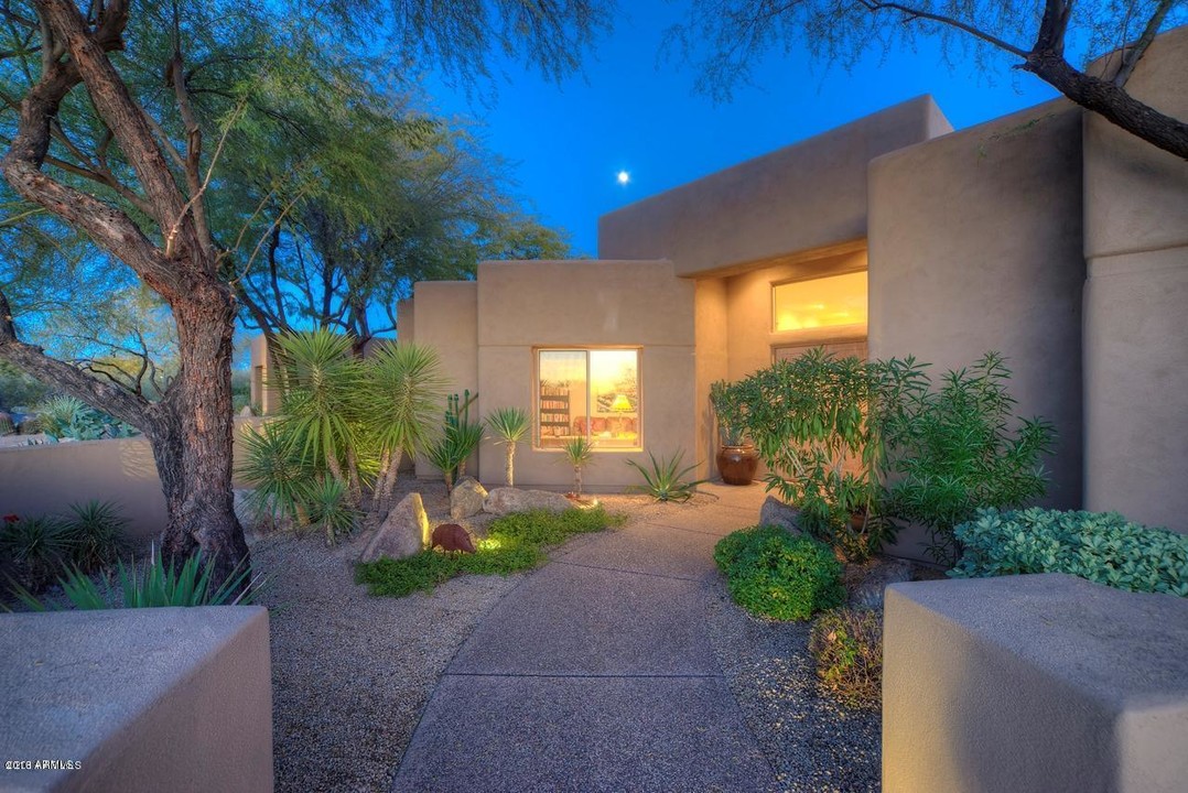 34125 N Boulders Pkwy in Scottsdale, AZ - Building Photo