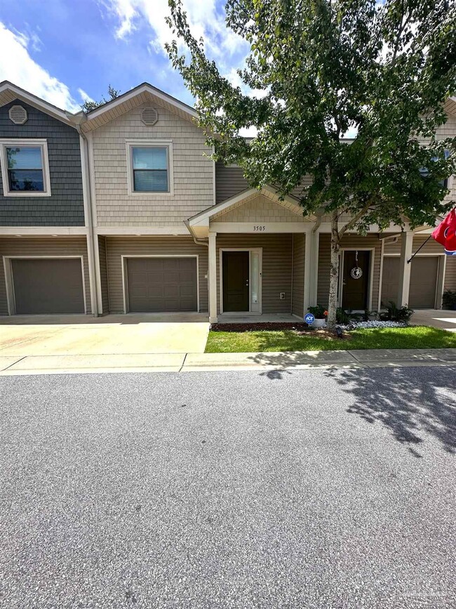 3505 Mossy Oak Villas Cir in Pensacola, FL - Foto de edificio - Building Photo