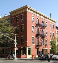 420 Hudson St in New York, NY - Building Photo
