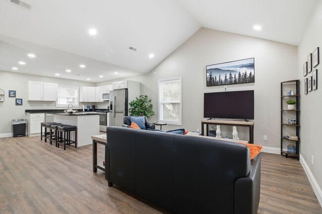 810 Carson St in Jefferson City, TN - Foto de edificio - Building Photo