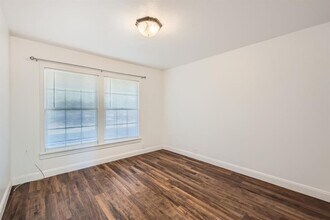 7348 US-183 in Lockhart, TX - Building Photo - Building Photo